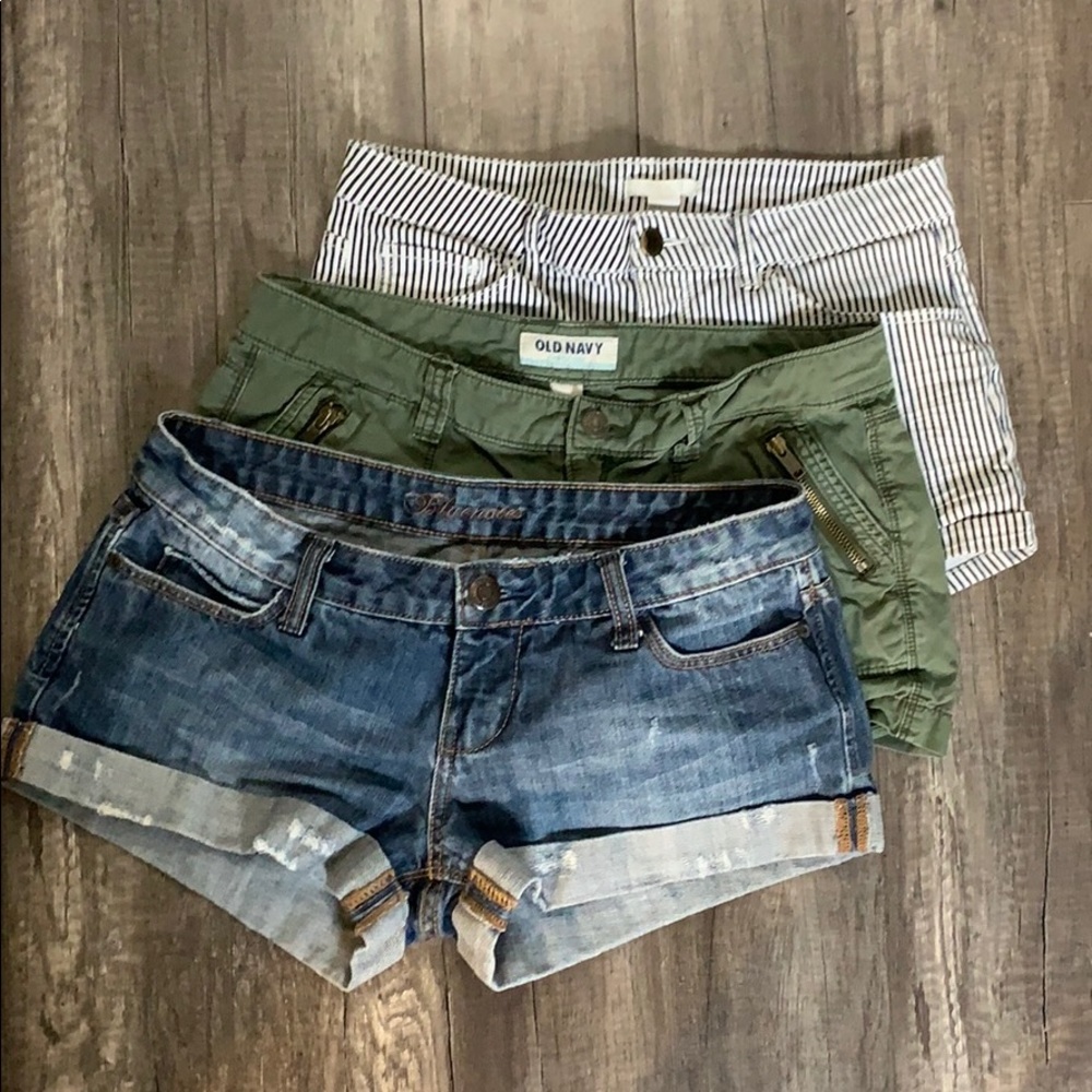 Mixed lot of 3 women’s shorts